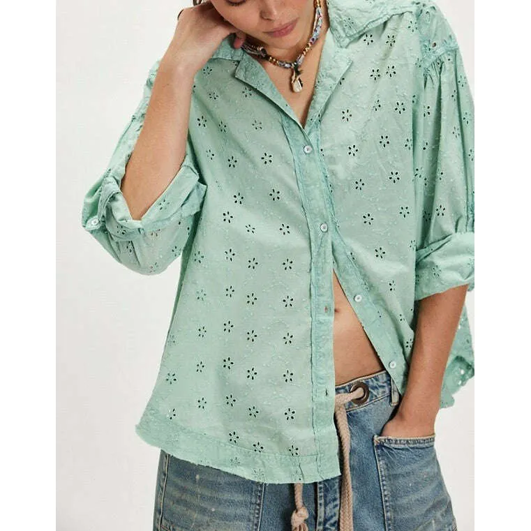FREE PEOPLE - MAE WASHED EYELET SHIRT - Faded Green Wash