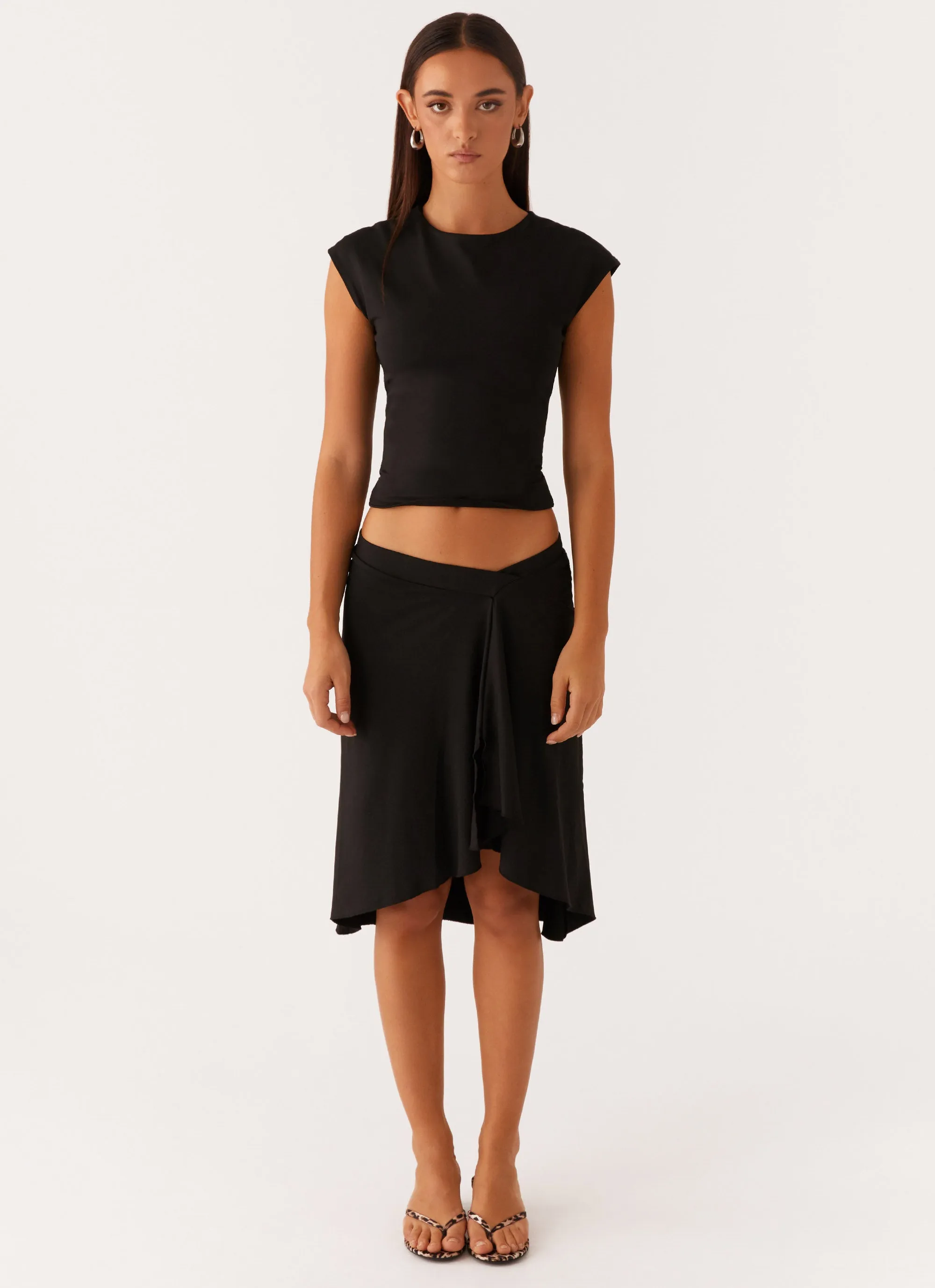Shes A Lady Top - Black